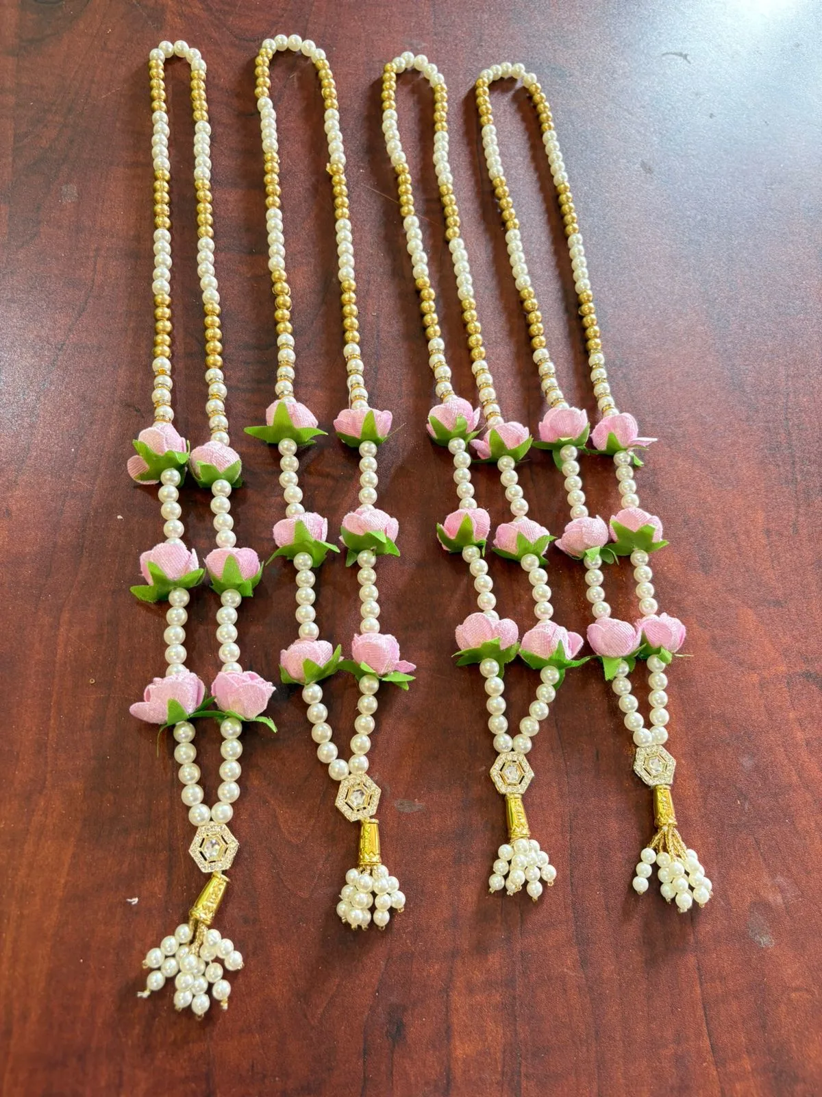 Light Floral Baraat Swagat Maala (pack of 20)